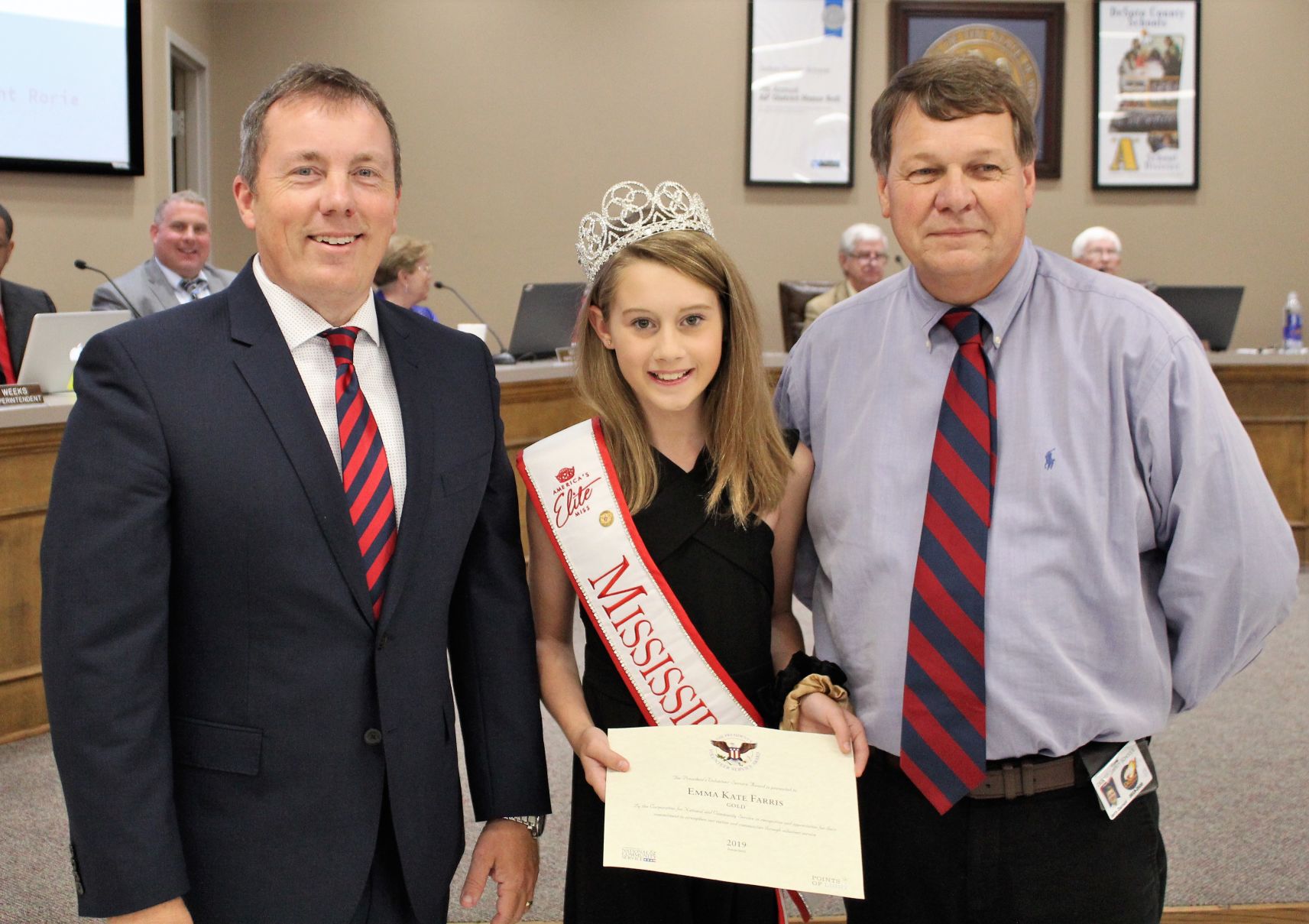 Farris earns President Volunteer Service Award